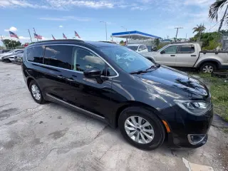 2017 Chrysler Pacifica Touring Plus