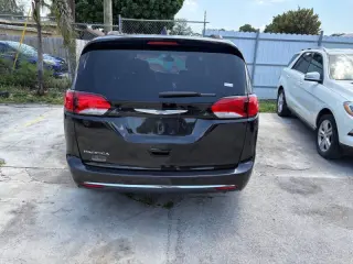 2017 Chrysler Pacifica Touring Plus
