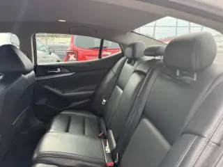 2017 Nissan Maxima