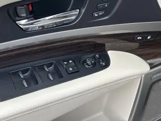 2016 Acura RLX w/Advance