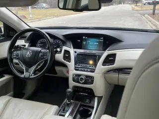 2016 Acura RLX w/Advance