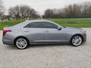 2022 Cadillac CT4 Premium Luxury