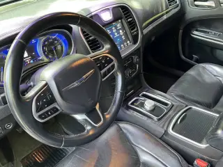 2018 Chrysler 300 Touring L