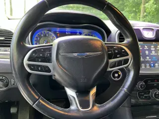 2018 Chrysler 300 Touring L