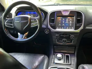 2018 Chrysler 300 Touring L