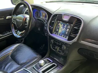 2018 Chrysler 300 Touring L