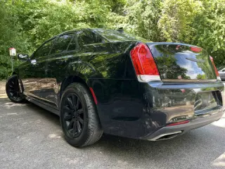 2018 Chrysler 300 Touring L