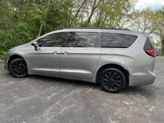 2017 Chrysler Pacifica Touring Plus