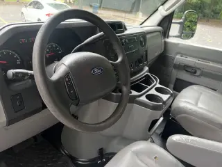 2016 Ford E-Series E-350 SD