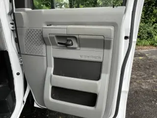 2016 Ford E-Series E-350 SD