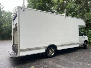 2016 Ford E-Series E-350 SD