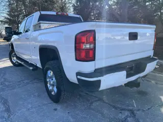 2019 GMC Sierra 3500HD Denali