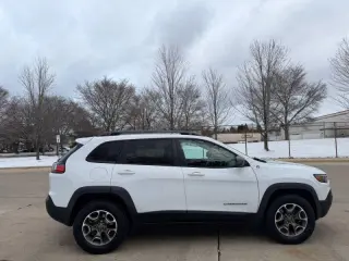 2020 Jeep Cherokee Trailhawk