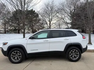 2020 Jeep Cherokee Trailhawk