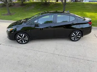 2021 Nissan Versa SR