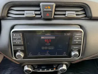 2021 Nissan Versa SR
