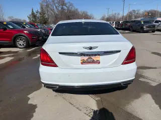 2017 Genesis G90