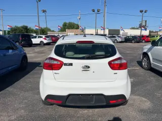 2012 Kia Rio 5-Door LX