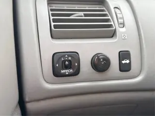 2004 Toyota Avalon XL