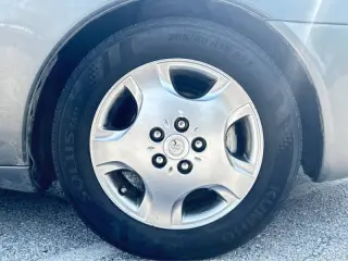 2004 Toyota Avalon XL
