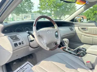 2004 Toyota Avalon XL