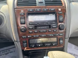 2004 Toyota Avalon XL