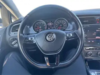 2018 Volkswagen Golf TSI SE