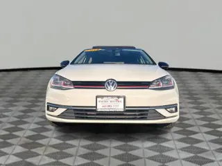 2018 Volkswagen Golf TSI SE