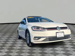 2018 Volkswagen Golf TSI SE