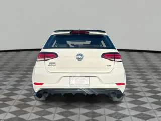2018 Volkswagen Golf TSI SE