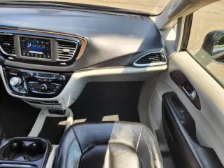 2020 Chrysler Voyager LXi