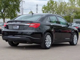 2013 Chrysler 200 Limited