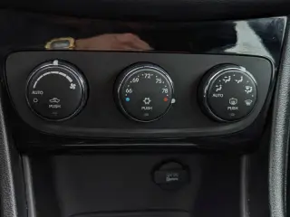 2013 Chrysler 200 Limited