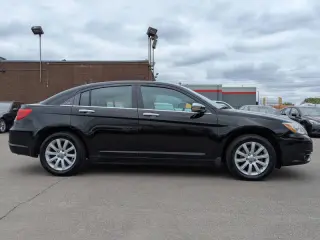 2013 Chrysler 200 Limited