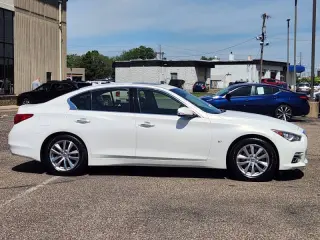 2015 Infiniti Q50 Premium