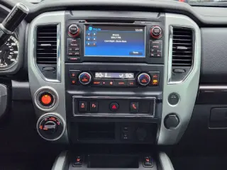 2017 Nissan Titan