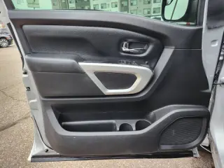 2017 Nissan Titan