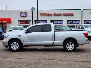 2017 Nissan Titan