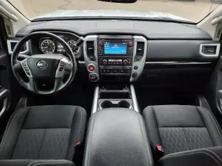 2017 Nissan Titan