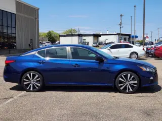 2021 Nissan Altima 2.5 SR