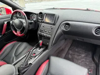 2015 Nissan GT-R Black Edition