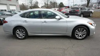 2015 Infiniti Q70 3.7