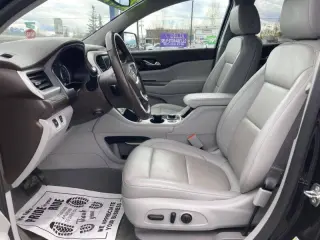 2022 GMC Acadia SLT