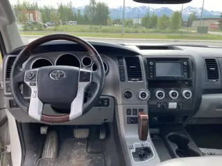 2014 Toyota Sequoia
