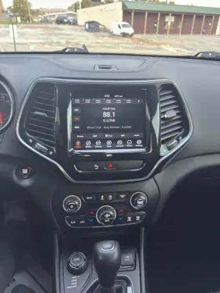 2020 Jeep Cherokee