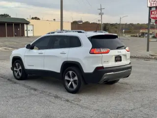 2020 Jeep Cherokee