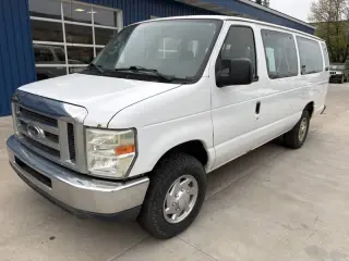 2010 Ford E-Series E-350 SD XLT