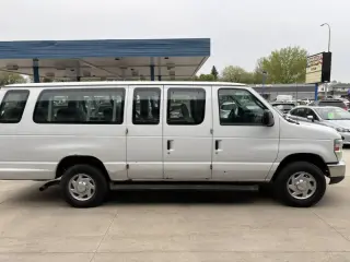 2010 Ford E-Series E-350 SD XLT