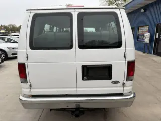 2010 Ford E-Series E-350 SD XLT