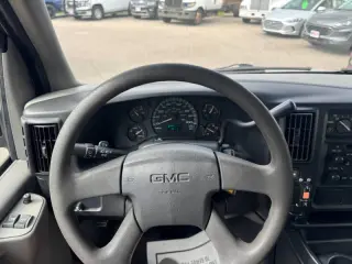 2006 GMC Savana LS 1500